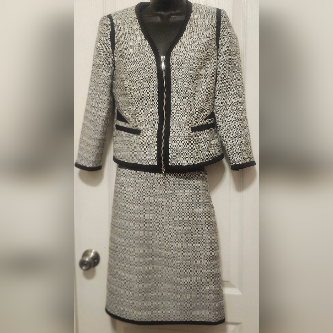 White House Black Market Textured Black And White Pencil Skirt Set Size 0/00